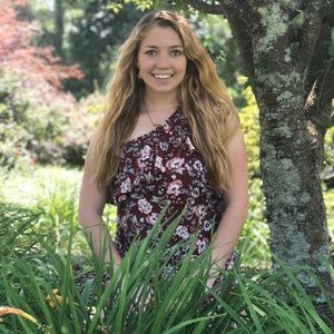 Meet your Posher, Caitlin